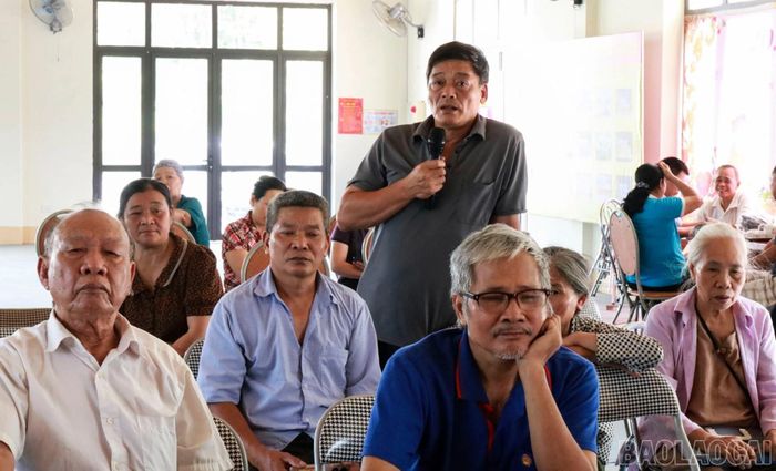 Đại diện hộ dân phát biểu ý kiến.
