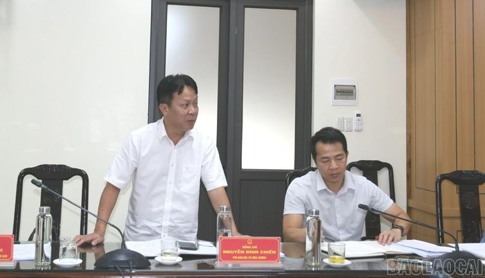 Lãnh đạo các sở, ngành trả lời các kiến nghị, vướng mắc của các địa phương.
