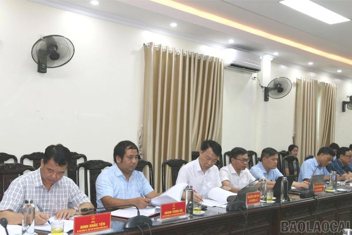 Quang cảnh buổi làm việc.