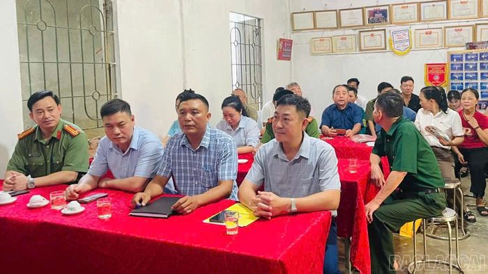 Các đại biểu dự lễ ra mắt.