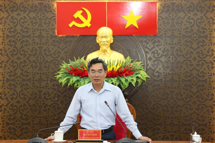 Đồng chí Trần Hữu Thành, Tỉnh ủy viên, Phó Trưởng Ban Tổ chức Tỉnh ủy Lâm Đồng phát biểu tại hội nghị