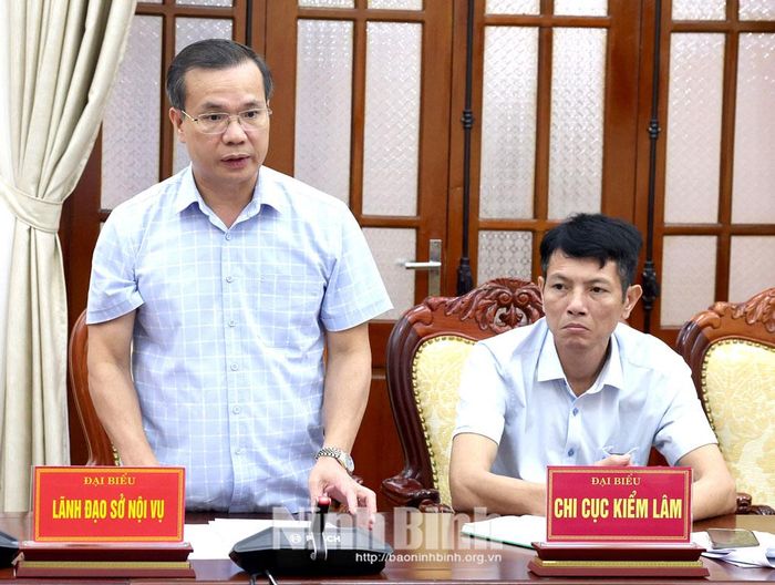 Đại diện lãnh đạo Sở Nội vụ phát biểu tại hội nghị.