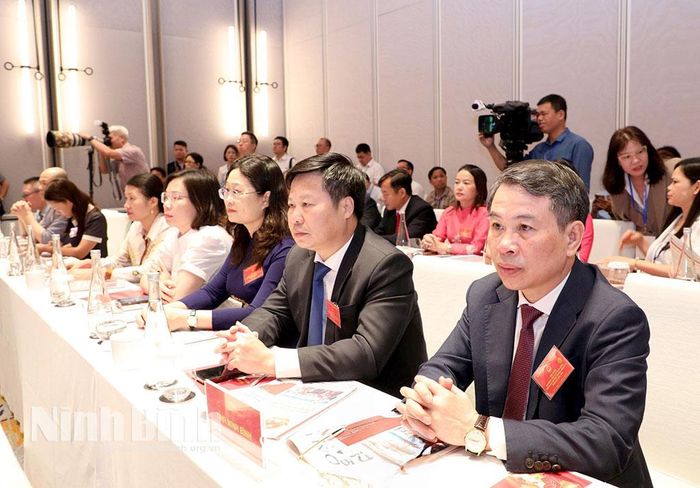 Đồng chí Bùi Hoàng Hà, Ủy viên Ban Thường vụ Tỉnh ủy, Phó Chủ tịch Thường trực HĐND tỉnh Ninh Bình dự hội nghị tại Hà Nội.