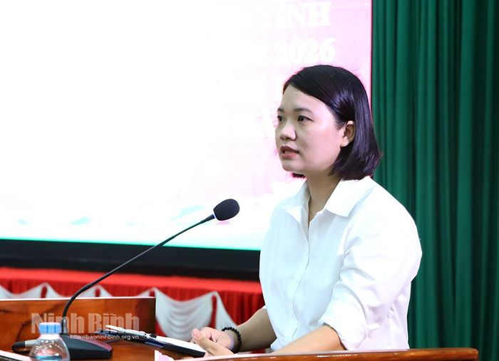Cử tri xã Tân Thanh phát biểu ý kiến tại hội nghị.