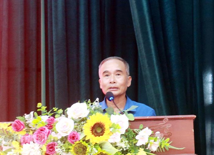 Cử tri nêu kiến nghị tại hội nghị.