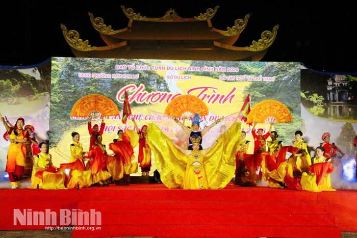 Chương trình giao lưu văn nghệ được tổ chức vào các buổi tối trong Tuần Du lịch Ninh Bình 2026.