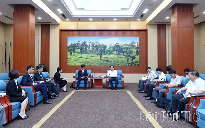 Quang cảnh buổi làm việc.