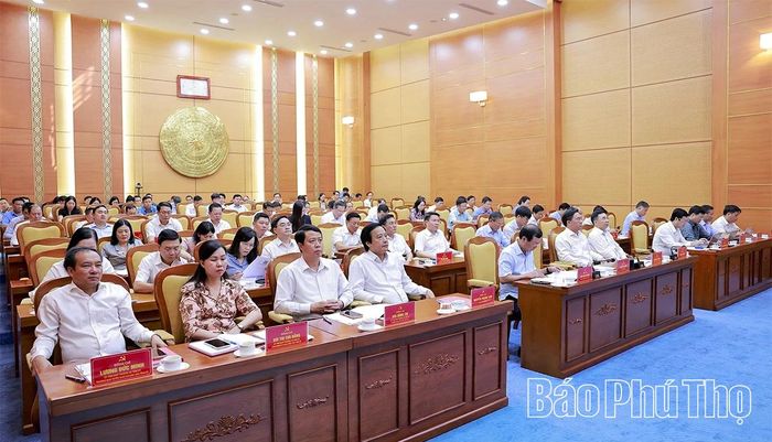 Các đại biểu dự hội nghị.