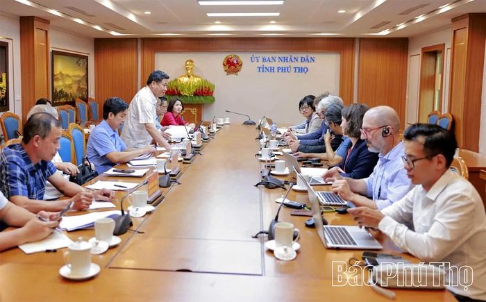 Quang cảnh buổi làm việc.