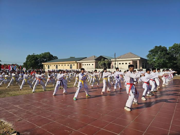 Bài trình diễn võ thuật tại lễ khai mạc Đại hội Thể dục thể thao xã Triệu Cơ lần thứ I, năm 2026 - Ảnh: T.P