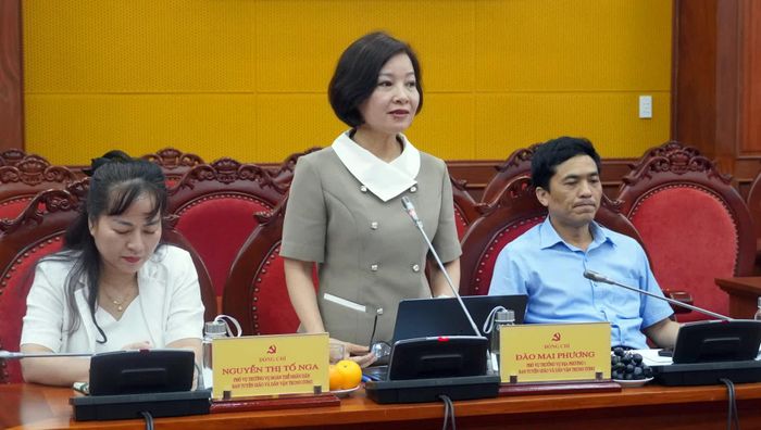 Thành viên đoàn khảo sát phát biểu tại buổi làm việc - Ảnh: N.M