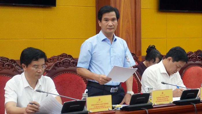 Lãnh đạo Ban Tuyên giáo và Dân vận Tỉnh ủy trình bày báo cáo tại buổi làm việc - Ảnh: N.M