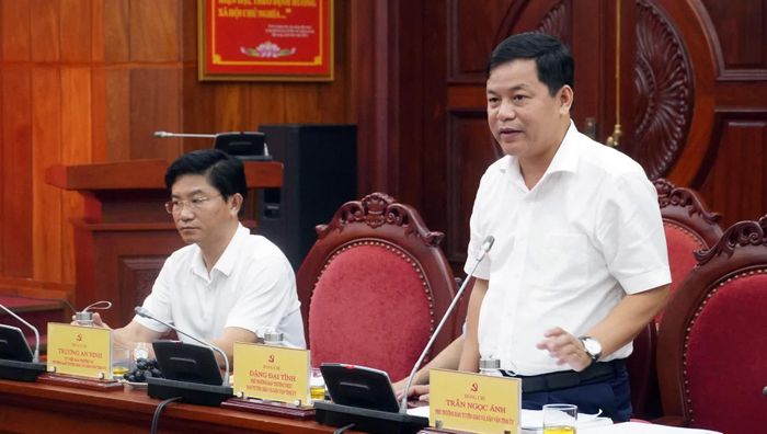 Đại diện lãnh đạo Ban Tuyên giáo và Dân vận Tỉnh ủy thảo luận tại buổi làm việc - Ảnh: N.M