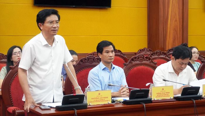 Đồng chí Trương An Ninh, Trưởng ban Tuyên giáo và Dân vận Tỉnh ủy phát biểu tại buổi làm việc - Ảnh: N.M