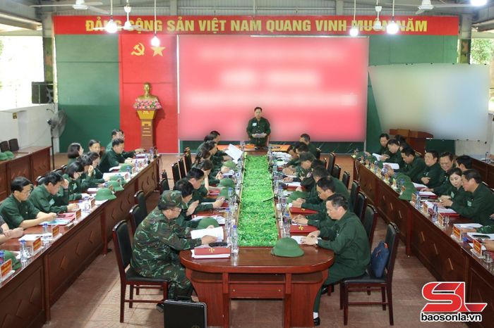 Luyện tập các nội dung tại căn cứ chiến đấu giả định.