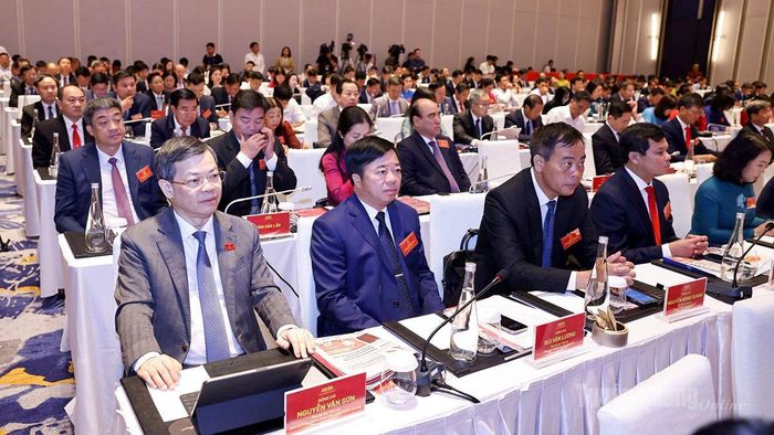 Đồng chí Nguyễn Văn Sơn, Phó Bí thư Tỉnh ủy, Chủ tịch Hội đồng nhân dân tỉnh dự hội nghị tại điểm cầu chính.
