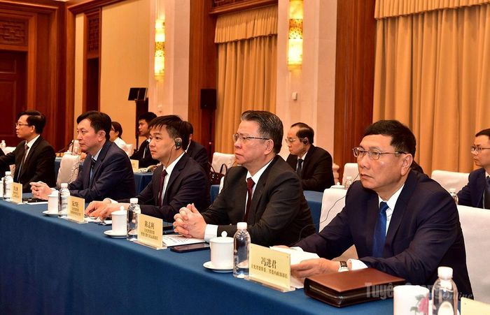 Các đồng chí Ủy viên Ban Thường vụ Tỉnh ủy tại buổi hội kiến.