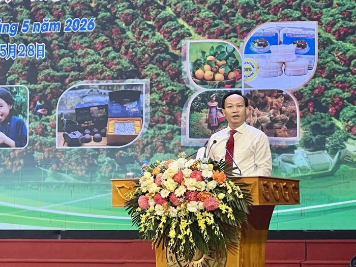 Đồng chí Phạm Văn Thịnh phát biểu chiêu thương tại hội nghị.