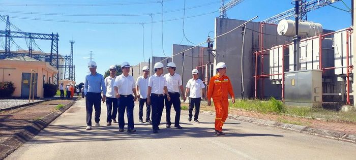 Đoàn công tác Của PTC1 có tham gia của đại diện các Ban nguyên môn thuộc EVNNPT, PTC1, TTĐ Đông Bắc 2 đi kiểm tra tại TBA 500kV Phố Nối