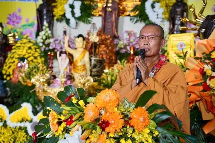 Thượng tọa Thích Đạo Phong tuyên đọc Thông điệp Phật đản Phật lịch 2570