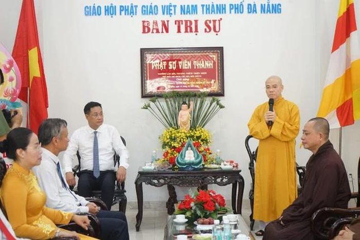 Thượng tọa Thích Thông Đạo phát biểu tri ân 