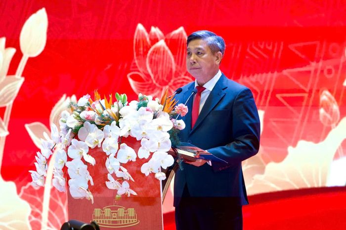 Phó Bí thư thường trực Thành ủy, Chủ tịch HĐND TP. Cần Thơ Đồng Văn Thanh phát biểu tại hội nghị.