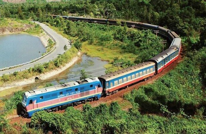 11 thủ tục hành chính vừa được Bộ Tài chính bãi bỏ chủ yếu liên quan đến quản lý, sử dụng và khai thác tài sản kết cấu hạ tầng đường sắt quốc gia và đường sắt đô thị. Ảnh minh họa