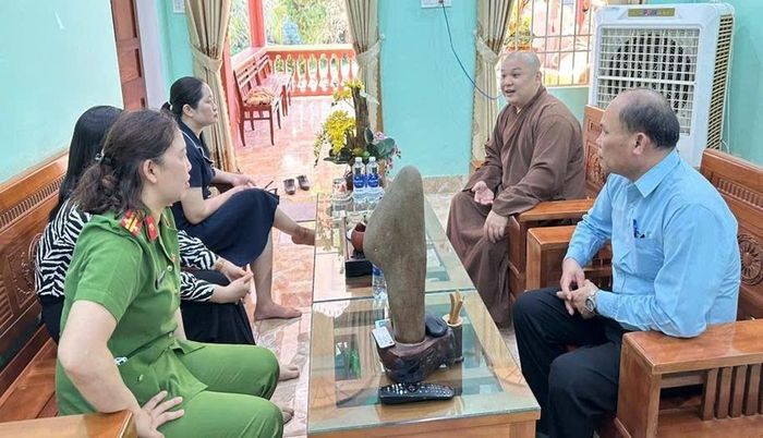 Đại diện chính quyền địa phương gửi lời chúc mừng đến chư tăng, ni và phật tử nhân mùa An cư kết hạ năm 2026.