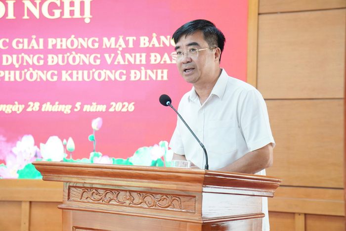 Đồng chí Võ Đăng Dũng - Bí thư Đảng ủy phường, Chủ tịch HĐND phường Khương Đình phát biểu tại hội nghị.