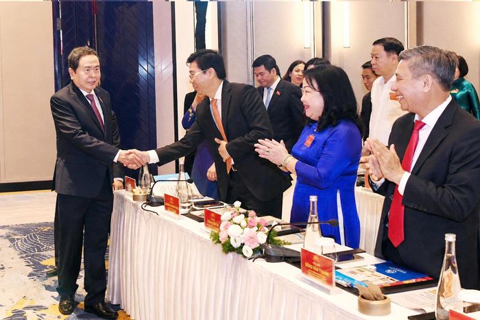 Chủ tịch Quốc hội Trần Thanh Mẫn với các đại biểu dự Hội nghị Hội đồng Nhân dân toàn quốc triển khai phương hướng, nhiệm vụ nhiệm kỳ 2026 - 2031