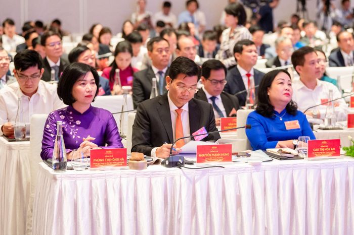 Các đại biểu dự Hội nghị