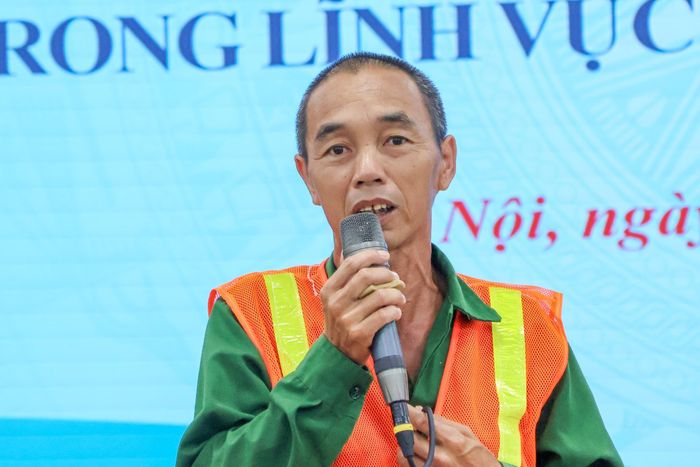 Đại diện đơn vị thi công, lái xe chia sẻ kinh nghiệm tại hội nghị