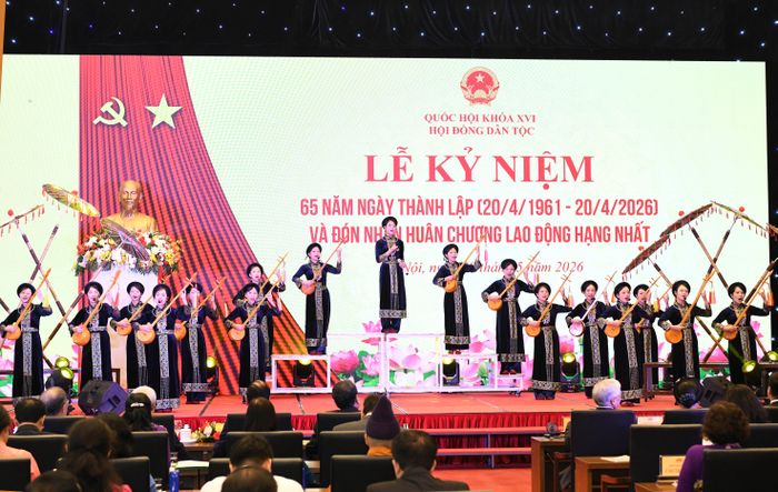 Tiết mục văn nghệ chào mừng Lễ kỷ niệm