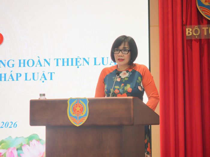 Thứ trưởng Bộ Tư pháp Đặng Hoàng Oanh phát biểu