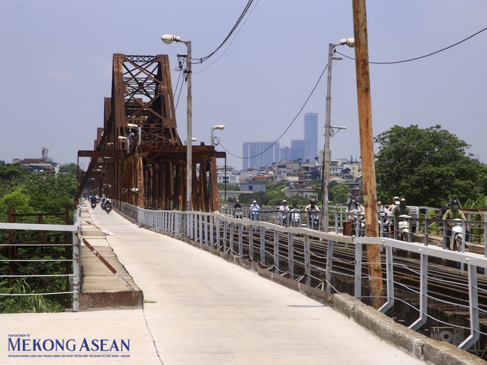 Cầu Long Biên chính thức thông xe hai chiều từ ngày 28/5. Ảnh: Vũ Miên/MekongASEAN