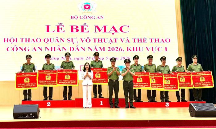 Lễ trao giải các đội đoạt giải Khuyến khích.