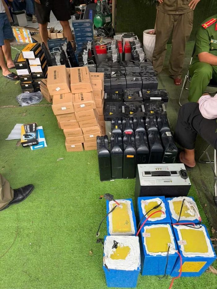 Lực lượng chức năng ghi nhận nhiều linh kiện, phụ tùng không có hóa đơn, chứng từ chứng minh nguồn gốc hợp pháp.