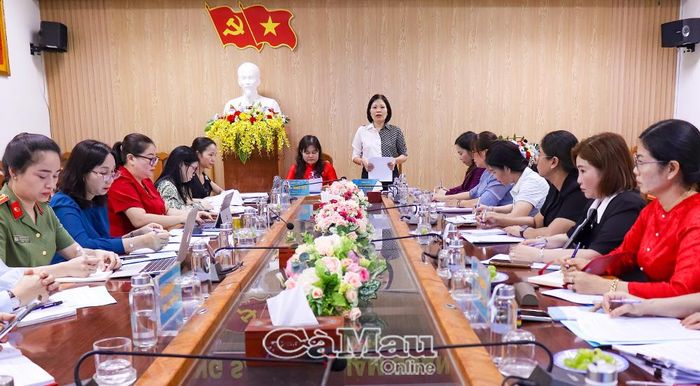 Phó Trưởng ban Công tác Phụ nữ, Phó Chủ nhiệm chuyên trách Ủy ban Kiểm tra Trung ương Hội Nguyễn Thanh Thủy ghi nhận và đánh giá cao tinh thần chủ động, sáng tạo của Hội LHPN tỉnh Cà Mau trong triển khai nhiệm vụ, nhất là việc thích ứng với mô hình chính quyền địa phương 2 cấp, đẩy mạnh chuyển đổi số và chăm lo thiết thực cho hội viên, phụ nữ.