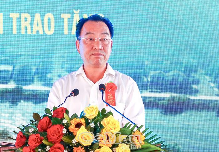 Chủ tịch UBND tỉnh Cà Mau Lữ Quang Ngời phát biểu tại buổi lễ, nhấn mạnh ý nghĩa tri ân, giáo dục truyền thống của công trình và tinh thần gắn bó, sẻ chia giữa thành phố Đồng Nai với Cà Mau trong thực hiện an sinh xã hội.