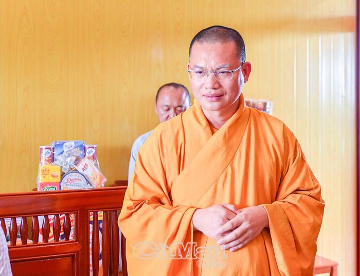Đại đức Thích Đạt Ma Thật Dũng, Trụ trì Thiền viện Trúc Lâm Cà Mau, bày tỏ xúc động trước sự quan tâm sâu sát của lãnh đạo tỉnh.