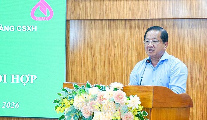 Đồng chí Lê Thanh Triều, Phó Chủ tịch Thường trực Ủy ban MTTQ Việt Nam tỉnh Cà Mau đề nghị các tổ chức chính trị - xã hội tăng cường phối hợp với NHCSXH và chính quyền cơ sở trong kiểm tra, giám sát việc sử dụng vốn vay; thường xuyên rà soát tình hình nợ xấu tại từng địa bàn để có giải pháp xử lý phù hợp.