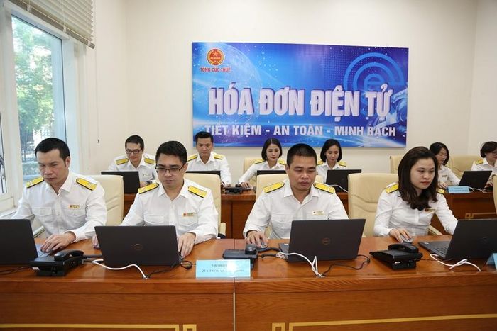 Ngành thuế đẩy mạnh ứng dụng công nghệ thông tin trong quản lý thuế. Ảnh: ST