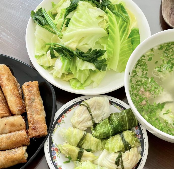 Mâm cơm cây nhà lá vườn thật mướt mắt