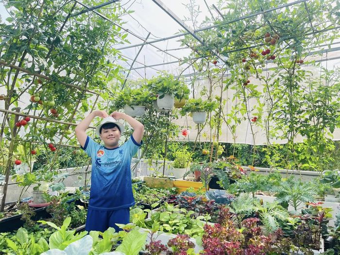 Khu vườn còn là nơi "sống ảo" của các thành viên trong gia đình.
