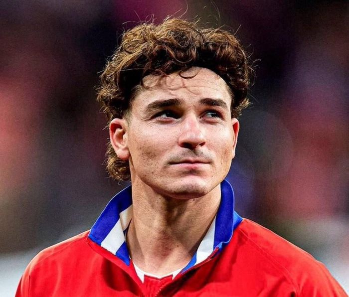 Tiền đạo Julían Álvarez được cho là đã sẵn sàng cho thử thách mới tại Barcelona