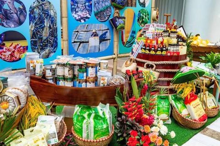 Các sản phẩm OCOP của tỉnh An Giang trưng bày tại hội nghị