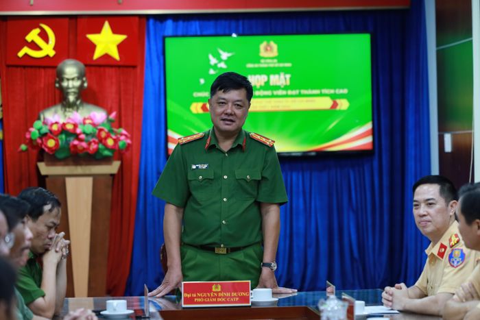 Đại tá Nguyễn Đình Dương, PGĐ CATP biểu dương tinh thần thi đấu tuyệt vời của toàn đội 