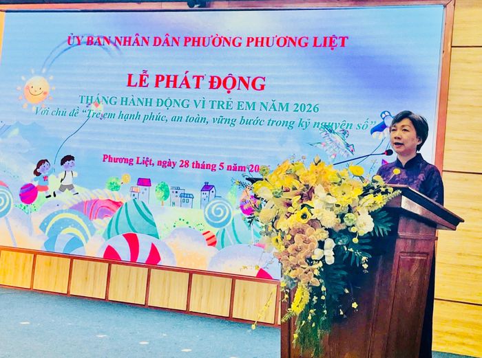 Đồng chí Ngô Minh Hồng, Phó Chủ tịch UBND phường Phương Liệt phát biểu tại lễ phát động. Ảnh: ND