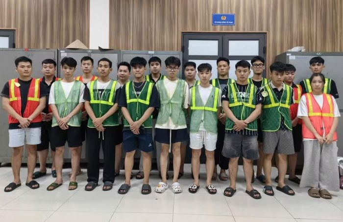 Các đối tượng trong đường dây. Ảnh: Linh Nhi