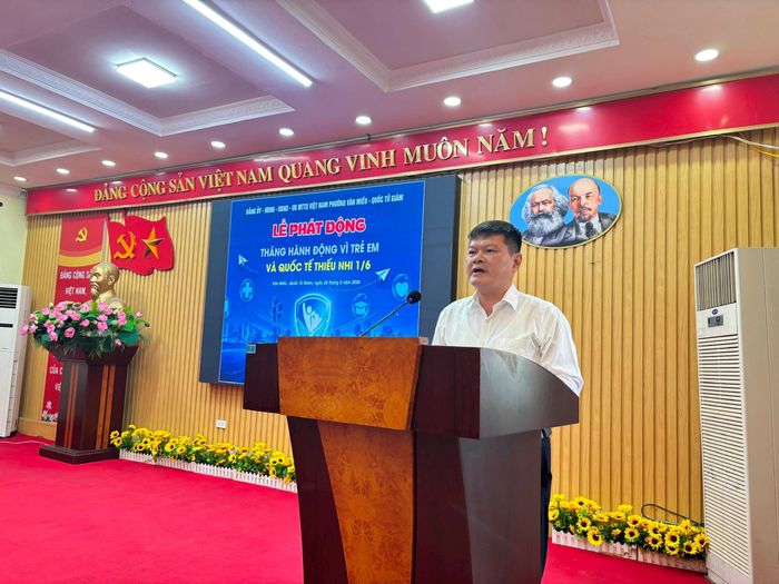 Phó Chủ tịch UBND phường Văn Miếu - Quốc Tử Giám Vũ Đức Tuyên phát biểu tại chương trình. Ảnh: An Quyên